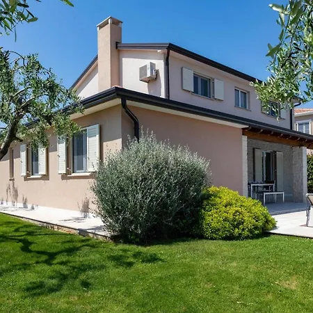 Vila Vor Ort Vizinada